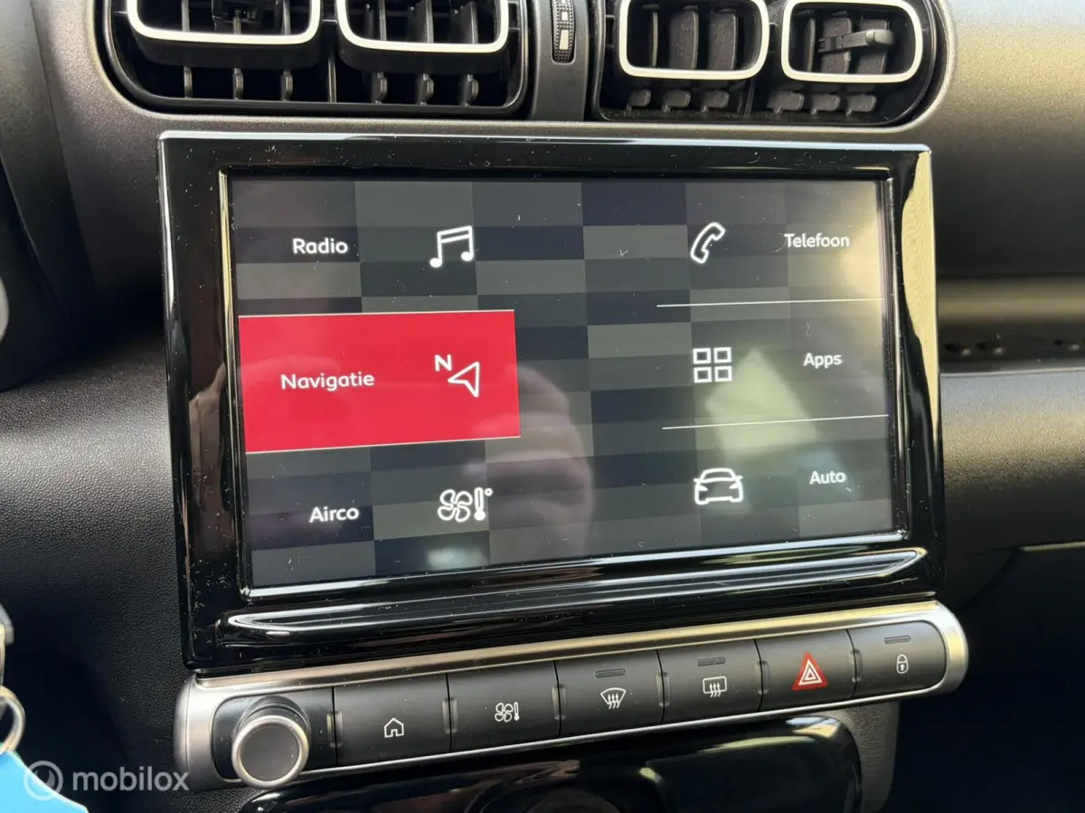 1.2 PureTech Plus 110 PK / FM NAV / 16" / Privacy glass / Carplay