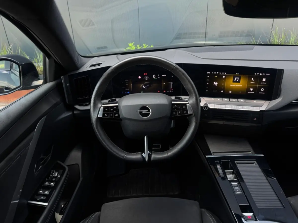1.6 Turbo PHEV GSe FULL NAVI LEDER LED CLIMATE 360 CAMERA