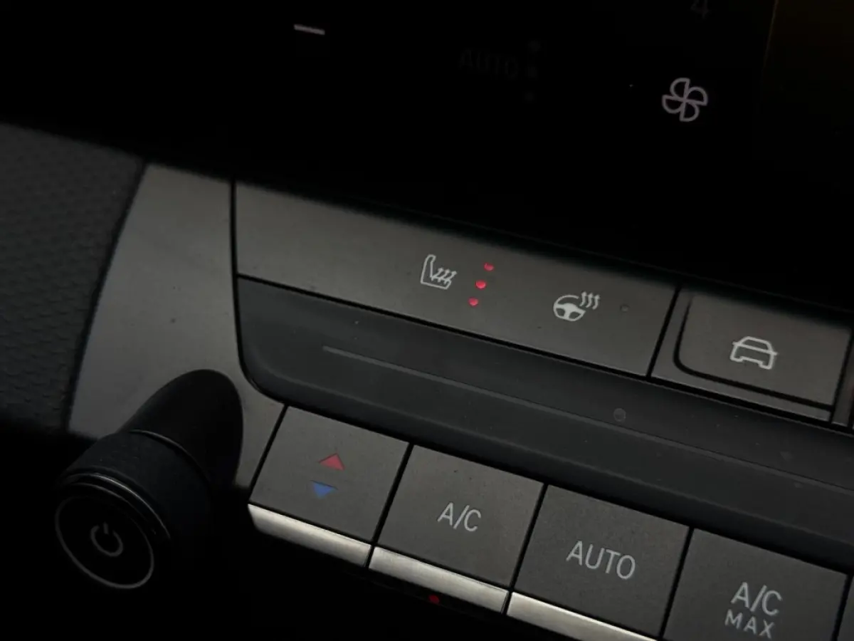 1.6 Turbo PHEV GSe FULL NAVI LEDER LED CLIMATE 360 CAMERA
