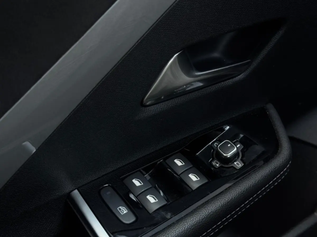1.6 Turbo PHEV GSe FULL NAVI LEDER LED CLIMATE 360 CAMERA