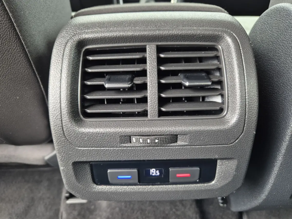 1.5 TSI R-Line Exclusive 7p,afn.Trekhaak,Navigatie,parkeersensoren/Camera,stoelverwarming,