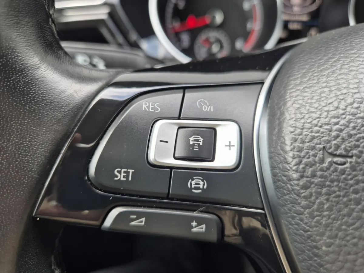 1.5 TSI R-Line Exclusive 7p,afn.Trekhaak,Navigatie,parkeersensoren/Camera,stoelverwarming,
