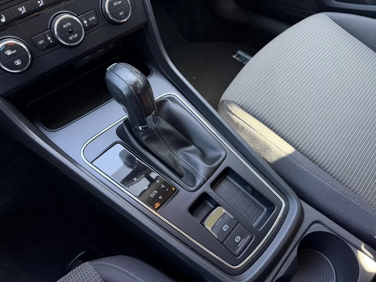 1.0 EcoTSI Style Business Intense AUTOMAAT