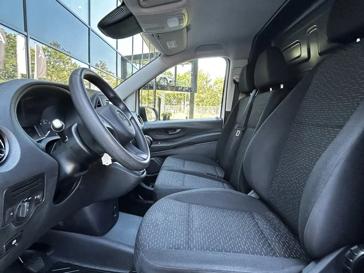 110 CDI L2 Lang // Trekhaak // RIJKLAAR // Airco // 12 mnd Garantie // Bank // Radio // CV // Betimmering // Wieldoppen