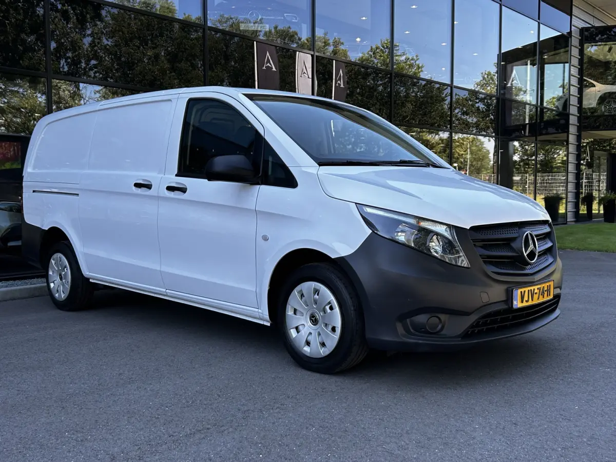110 CDI L2 Lang // Trekhaak // RIJKLAAR // Airco // 12 mnd Garantie // Bank // Radio // CV // Betimmering // Wieldoppen