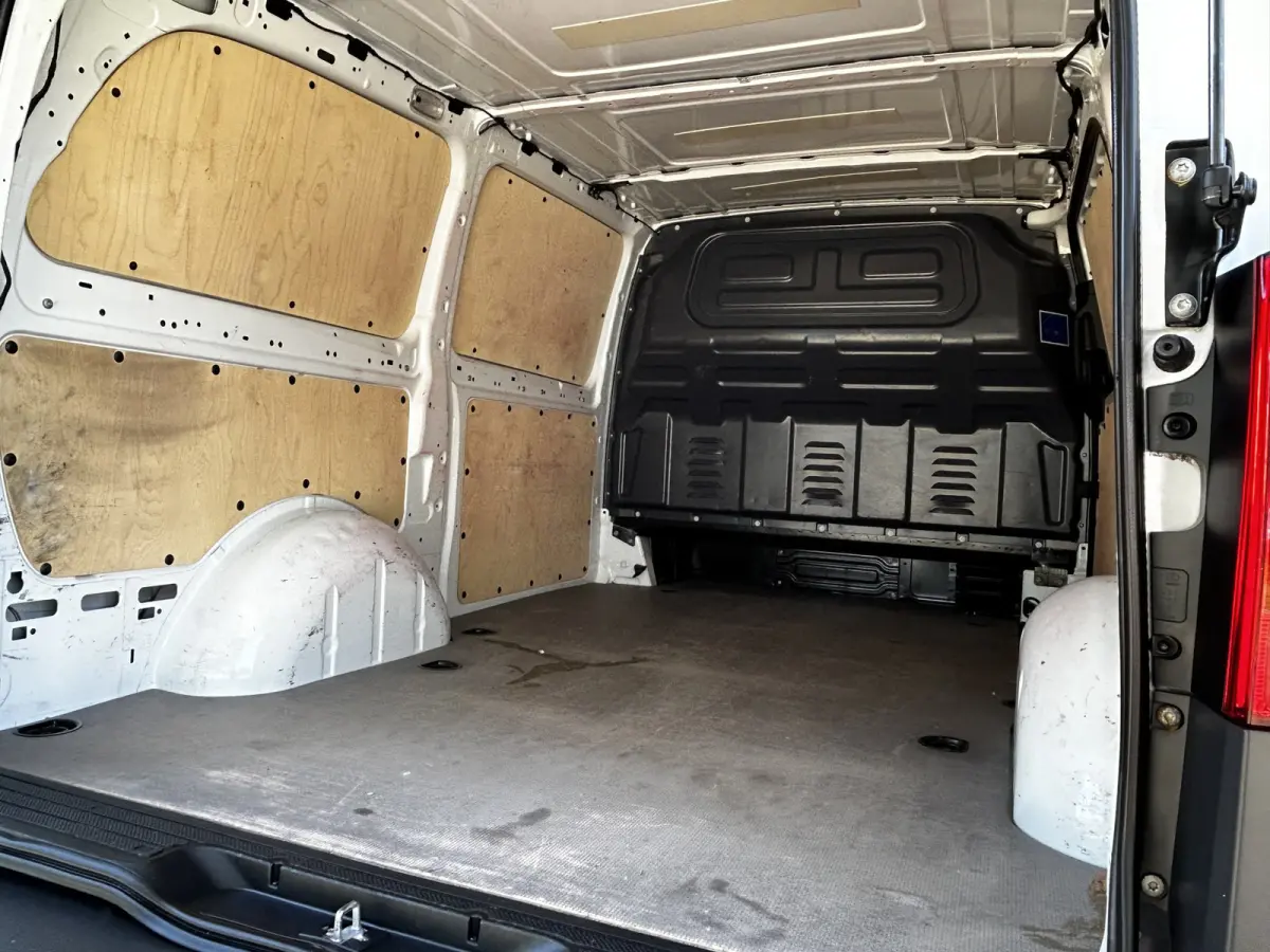 110 CDI L2 Lang // Trekhaak // RIJKLAAR // Airco // 12 mnd Garantie // Bank // Radio // CV // Betimmering // Wieldoppen