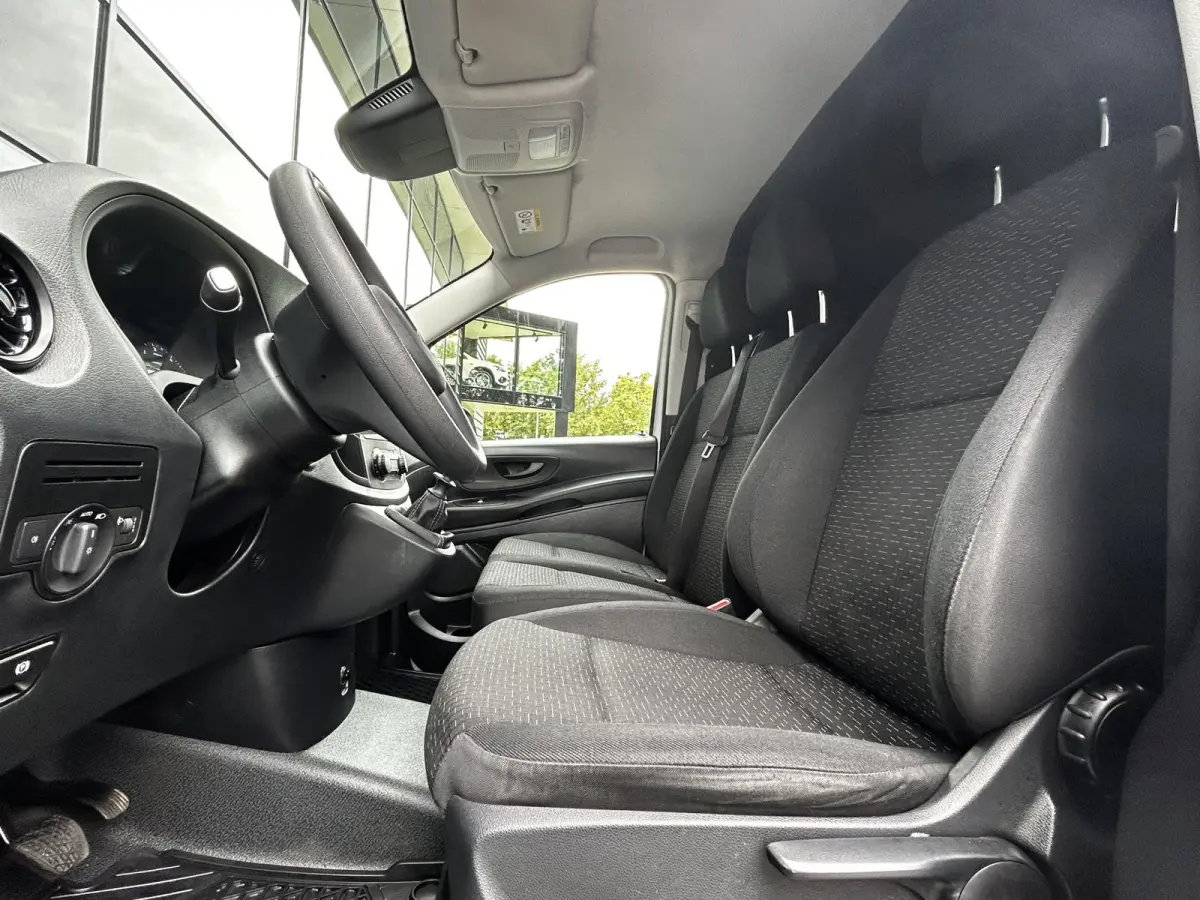 110 CDI L2 Lang RWD // RIJKLAAR // Airco // Achterklep // 6 mnd Garantie // 2.000kg // Bank // Radio // CV // Betimmering // Wieldoppen