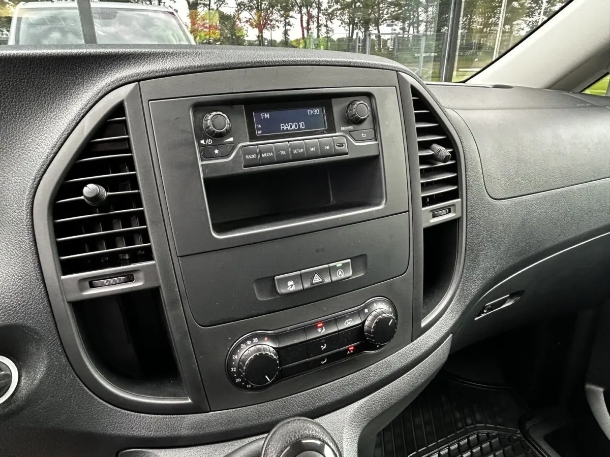 110 CDI L2 Lang RWD // RIJKLAAR // Airco // Achterklep // 6 mnd Garantie // 2.000kg // Bank // Radio // CV // Betimmering // Wieldoppen