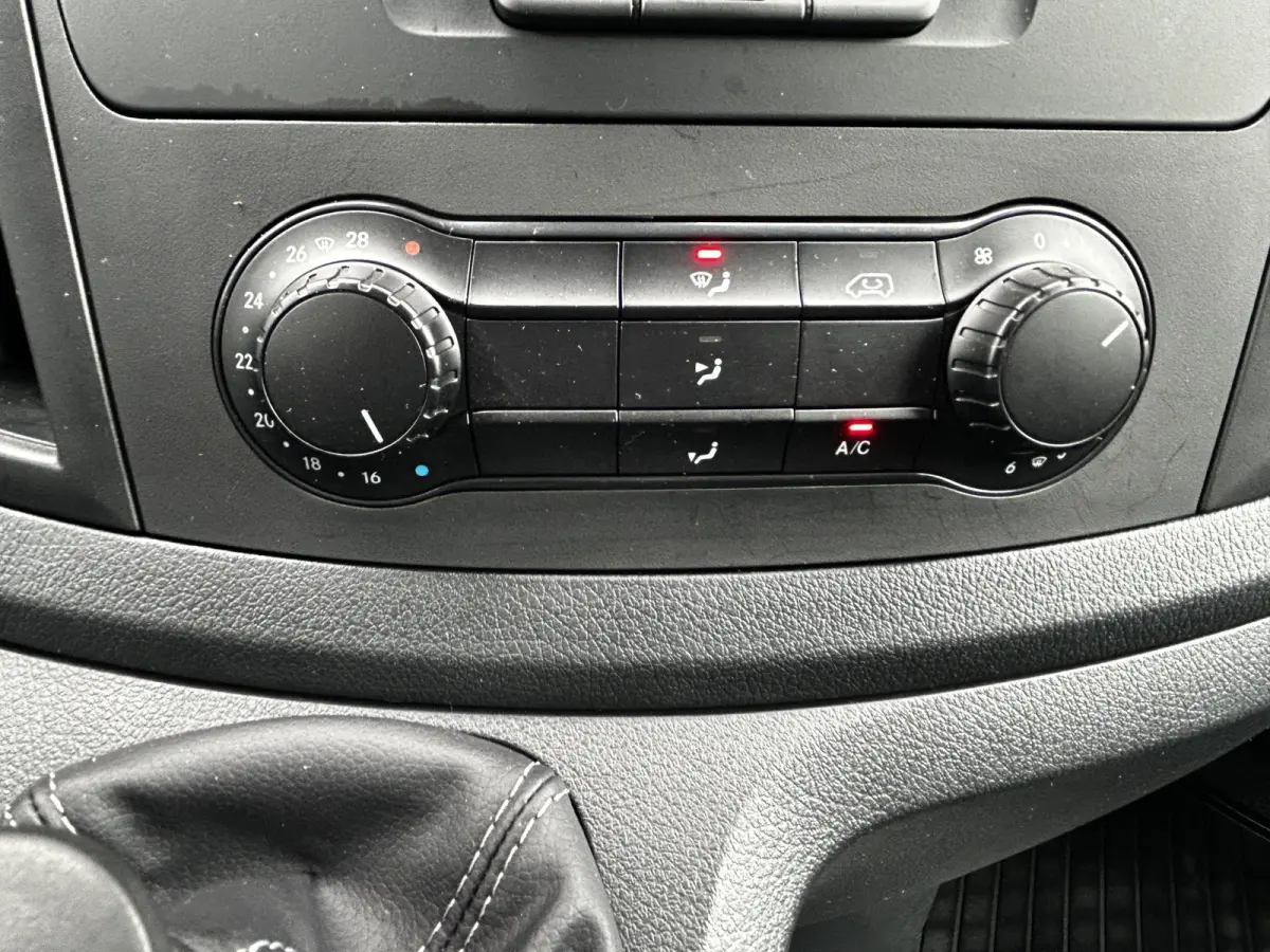 110 CDI L2 Lang RWD // RIJKLAAR // Airco // Achterklep // 6 mnd Garantie // 2.000kg // Bank // Radio // CV // Betimmering // Wieldoppen