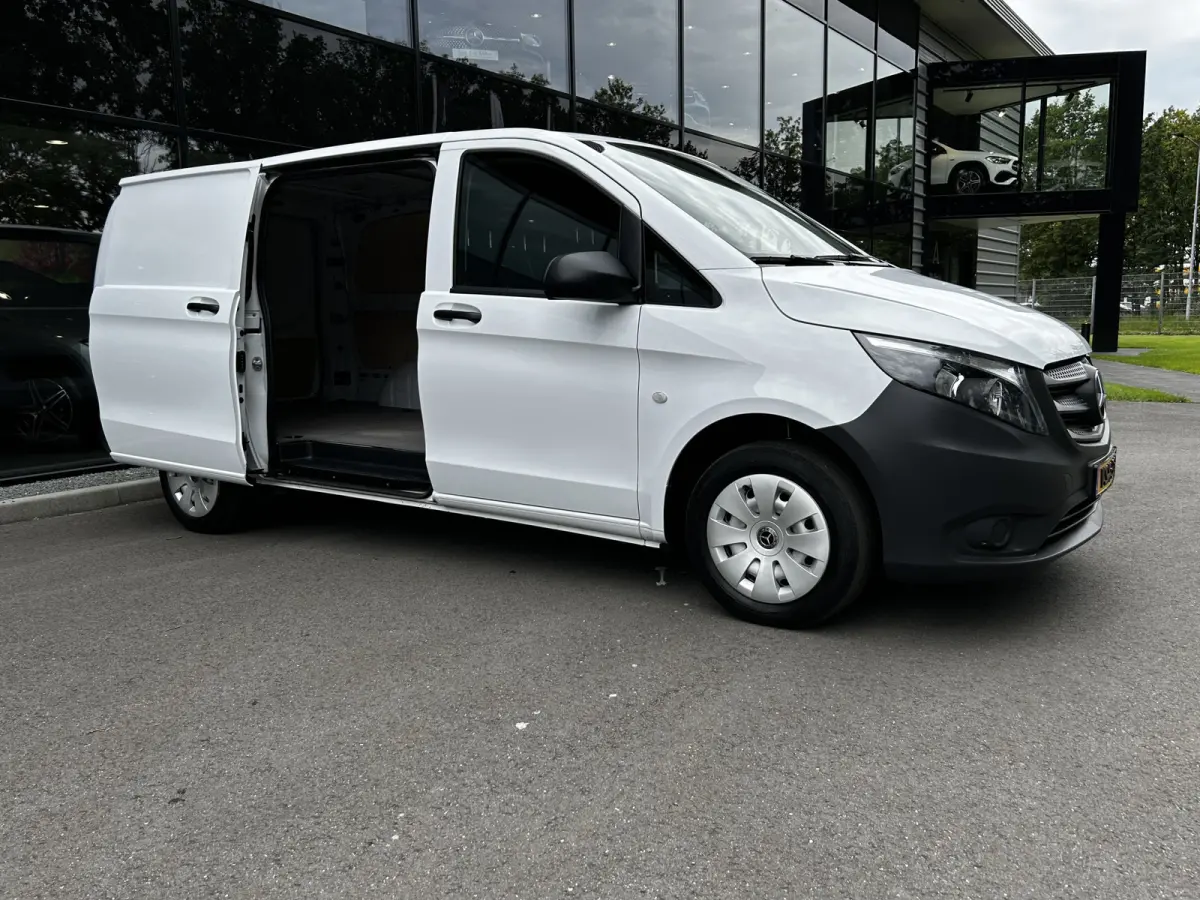 110 CDI L2 Lang RWD // RIJKLAAR // Airco // Achterklep // 6 mnd Garantie // 2.000kg // Bank // Radio // CV // Betimmering // Wieldoppen