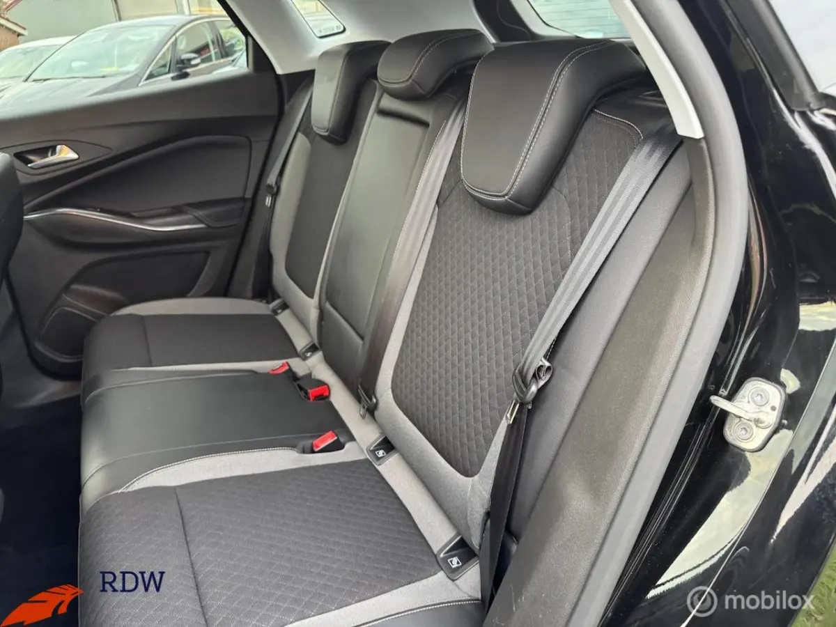 1.6 Turbo Ultimate AUTOMAAT/LEDER/CARPLAY