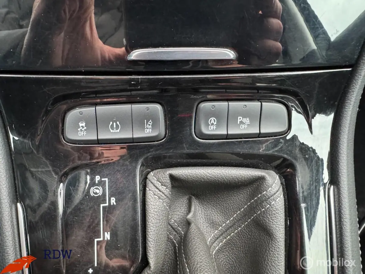 1.6 Turbo Ultimate AUTOMAAT/LEDER/CARPLAY