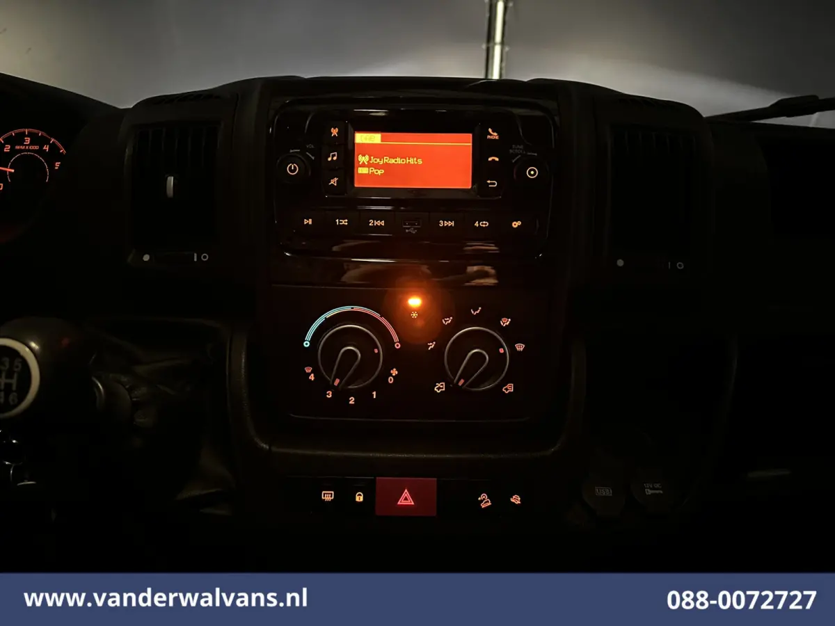 2.2 BlueHDi 165pk Bakwagen 434cm Lang Laadklep Euro6 Airco | Camera | Cruisecontrol Bijrijdersbank, 910kg laadvermogen