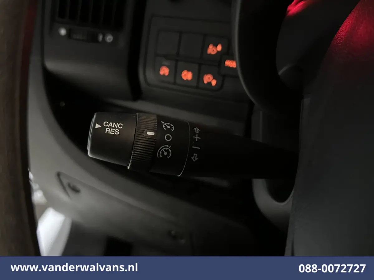 2.2 BlueHDi 165pk Bakwagen 434cm Lang Laadklep Euro6 Airco | Camera | Cruisecontrol Bijrijdersbank, 910kg laadvermogen