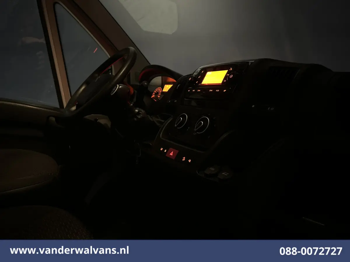 2.2 BlueHDi 165pk Bakwagen 434cm Lang Laadklep Euro6 Airco | Camera | Cruisecontrol Bijrijdersbank, 910kg laadvermogen
