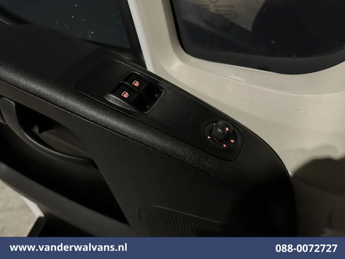 2.2 BlueHDi 165pk Bakwagen 434cm Lang Laadklep Euro6 Airco | Camera | Cruisecontrol Bijrijdersbank, 910kg laadvermogen