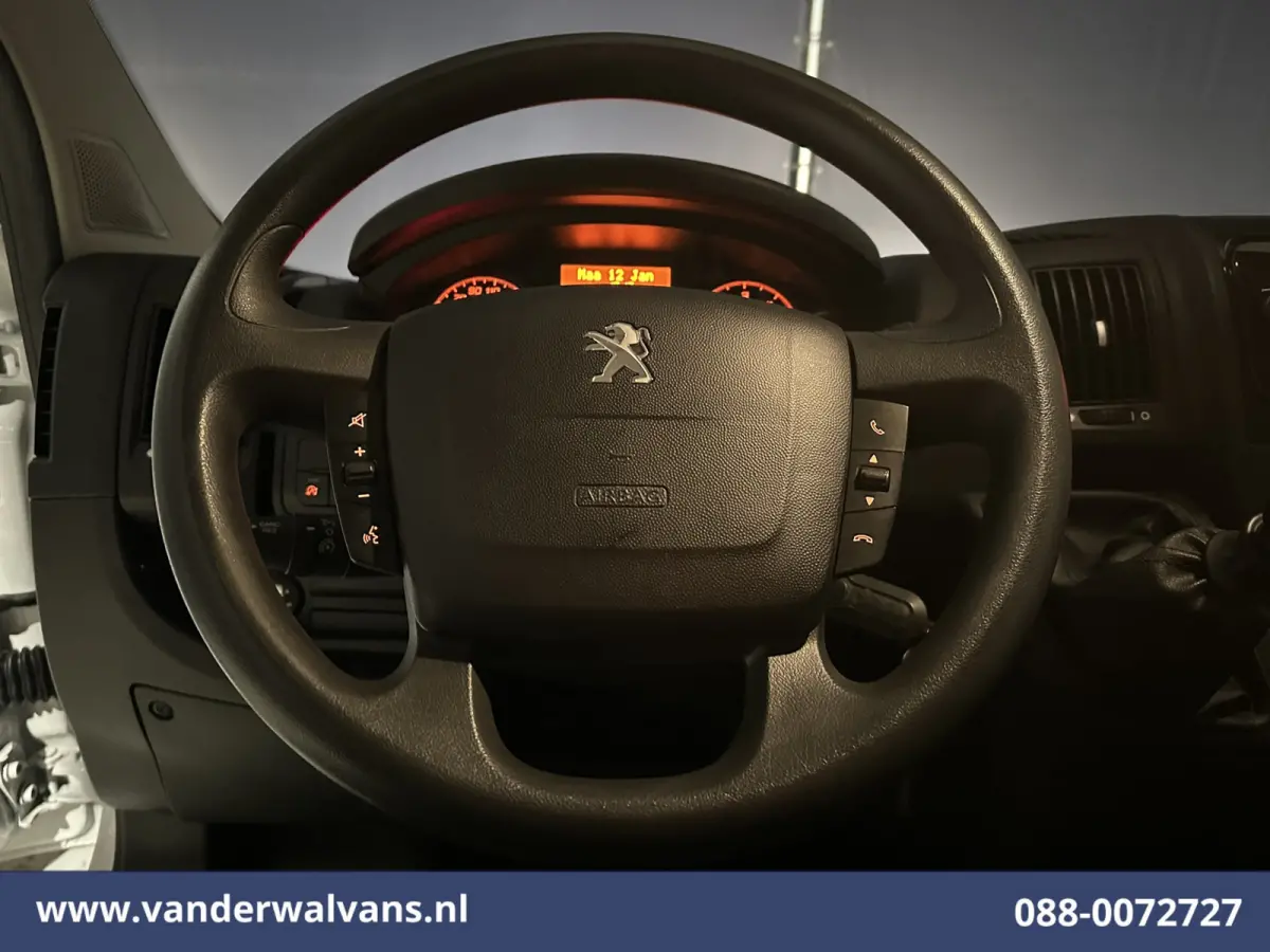2.2 BlueHDi 165pk Bakwagen 434cm Lang Laadklep Euro6 Airco | Camera | Cruisecontrol Bijrijdersbank, 910kg laadvermogen