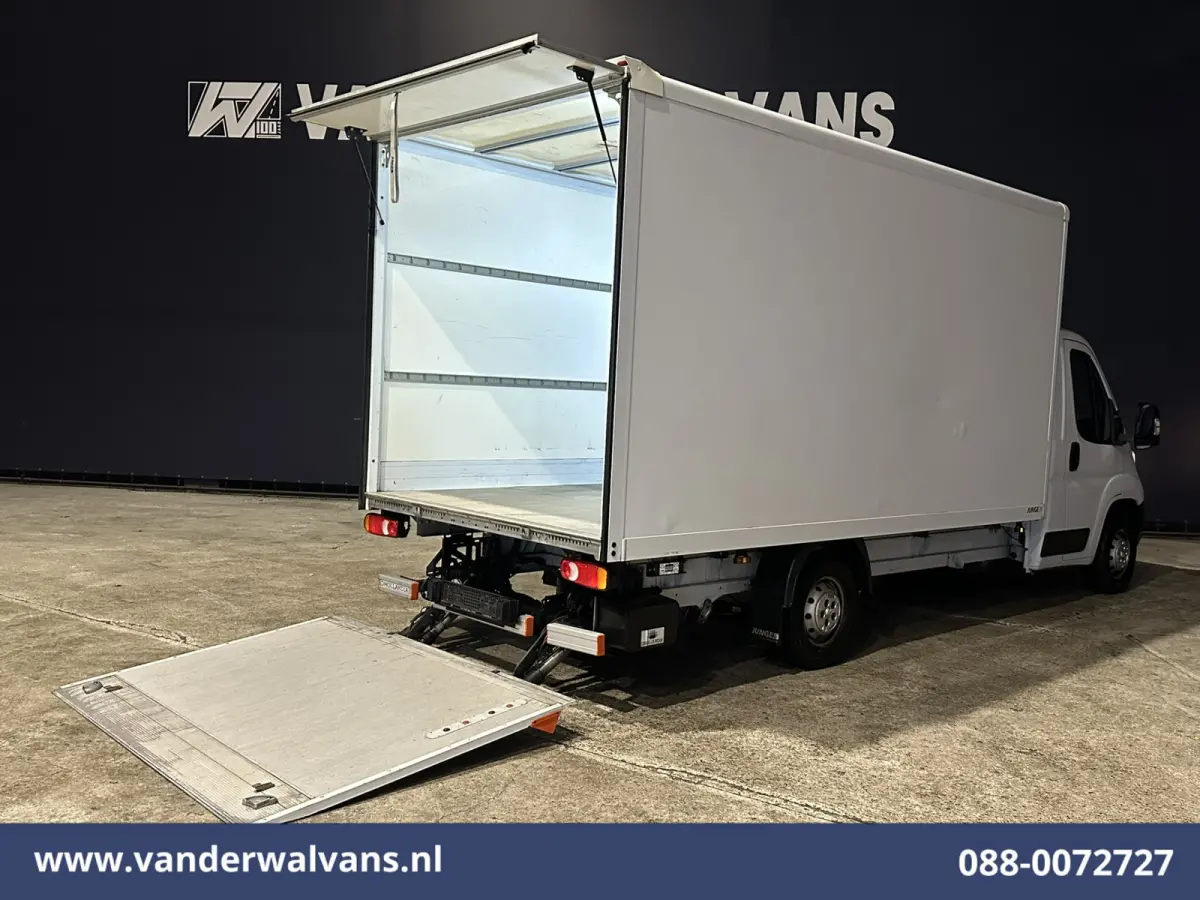 2.2 BlueHDi 141pk Bakwagen 436cm Lang Laadklep Euro6 Airco | 1055kg laadvermogen | Camera Cruisecontrol, Bijrijdersbank.
