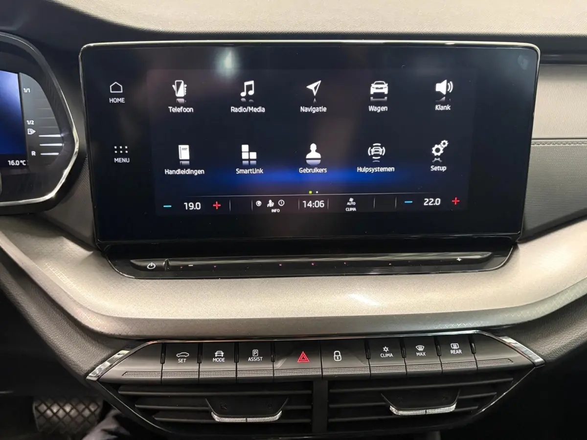 1.0 e-TSI Business Edition Navigatie Apple Carplay/Android Auto Parkeersensoren Adaptive Cruise Control Virtual Cockpit Full Led Climate Control Lichtmetalen velgen