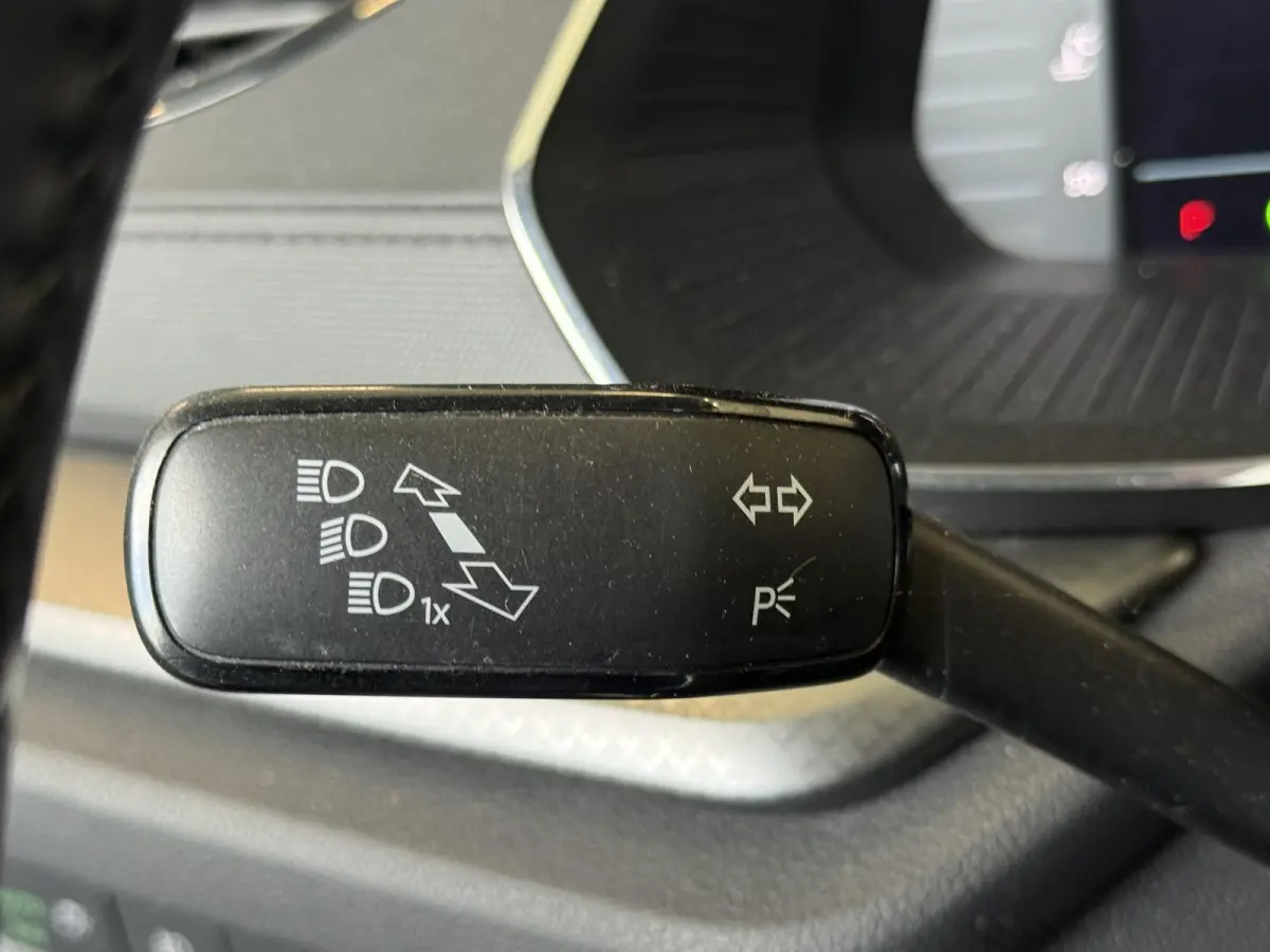 1.0 e-TSI Business Edition Navigatie Apple Carplay/Android Auto Parkeersensoren Adaptive Cruise Control Virtual Cockpit Full Led Climate Control Lichtmetalen velgen