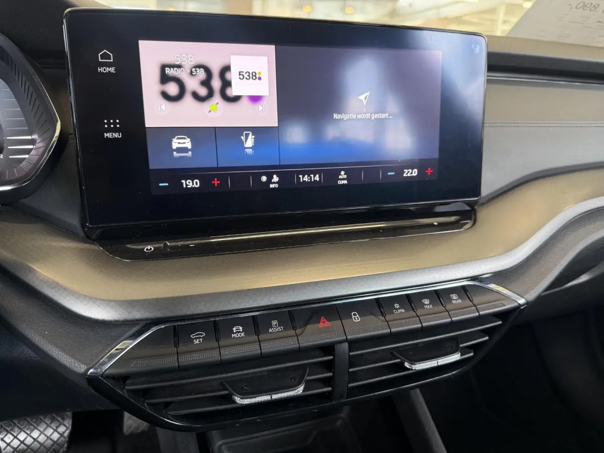 1.0 e-TSI Business Edition Navigatie Apple Carplay/Android Auto Parkeersensoren Adaptive Cruise Control Virtual Cockpit Full Led Climate Control Lichtmetalen velgen