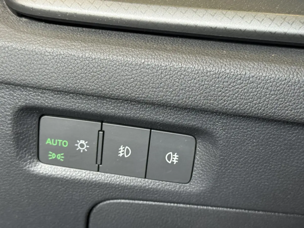 1.0 e-TSI Business Edition Navigatie Apple Carplay/Android Auto Parkeersensoren Adaptive Cruise Control Virtual Cockpit Full Led Climate Control Lichtmetalen velgen
