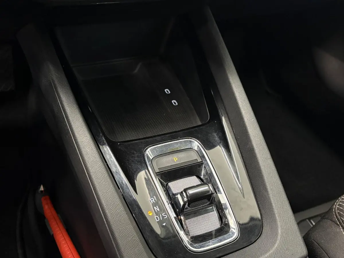 1.0 e-TSI Business Edition Navigatie Apple Carplay/Android Auto Parkeersensoren Adaptive Cruise Control Virtual Cockpit Full Led Climate Control Lichtmetalen velgen