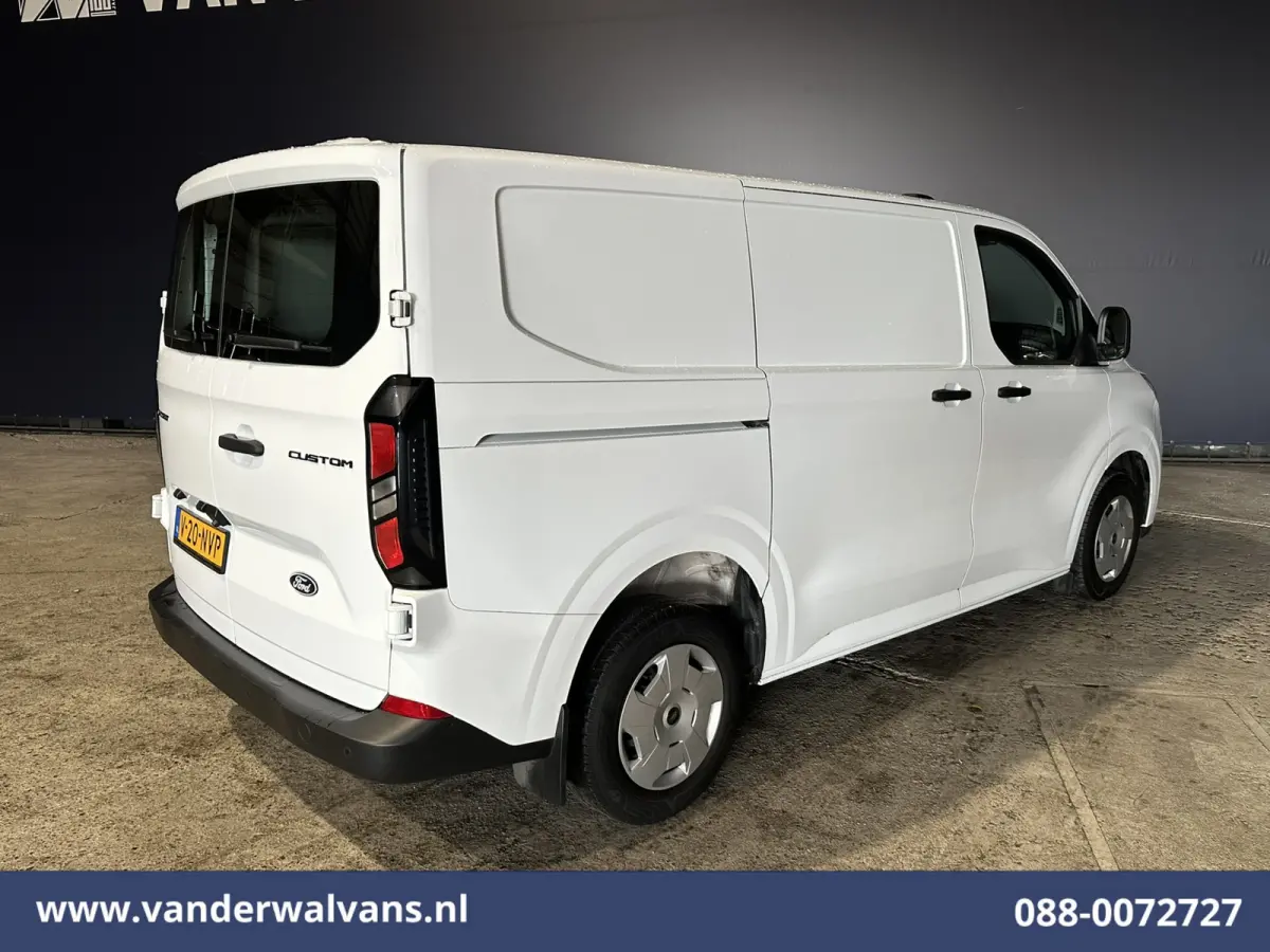 2.0 TDCI 136pk L1H1 Euro6 Airco | Camera | LED | Apple Carplay | Cruisecontrol Android Auto, Verwarmde voorruit, Parkeersensoren, Bijrijdersbank, 2740kg trekvermogen