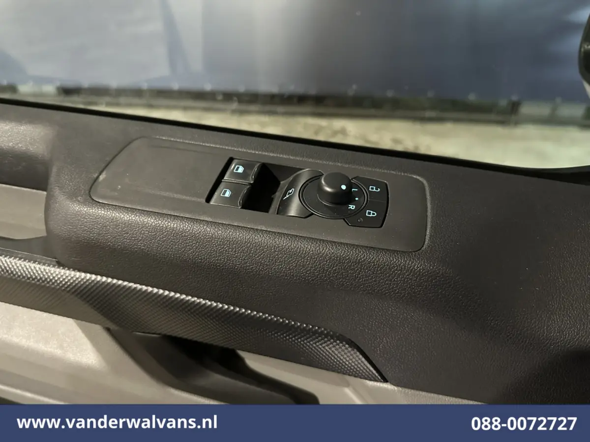 2.0 TDCI 136pk L1H1 Euro6 Airco | Camera | LED | Apple Carplay | Cruisecontrol Android Auto, Verwarmde voorruit, Parkeersensoren, Bijrijdersbank, 2740kg trekvermogen