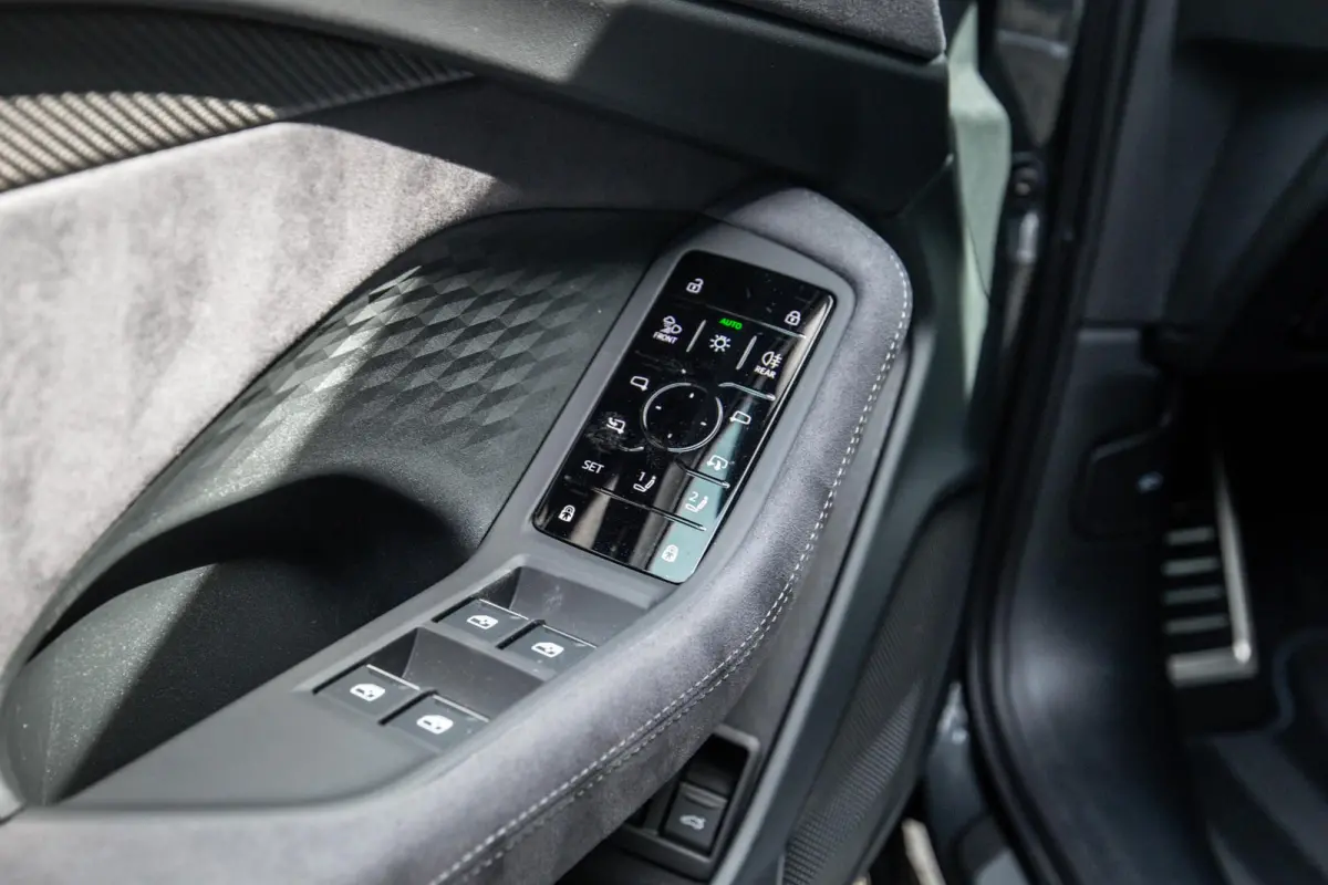 2.0 e-hybrid quattro S edition Competition 2026