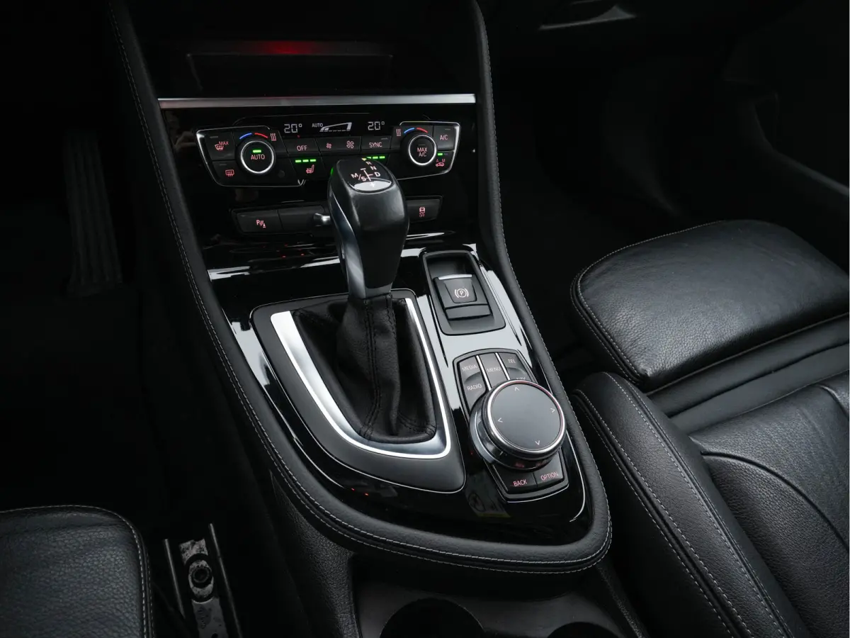 216d Sportline Corporate Lease High Executive Aut. *LEATHER | FULL-LED | HEATED-SPORTSEATS | NAVI-FULLMAP | ECC | HEAD-UP | PDC | CRUISE | 18''ALU*