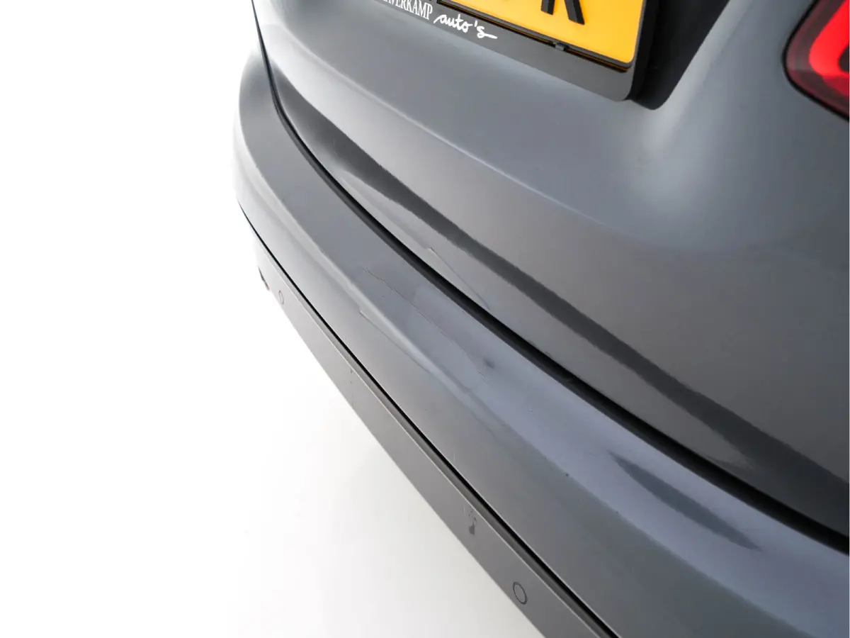 216d Sportline Corporate Lease High Executive Aut. *LEATHER | FULL-LED | HEATED-SPORTSEATS | NAVI-FULLMAP | ECC | HEAD-UP | PDC | CRUISE | 18''ALU*