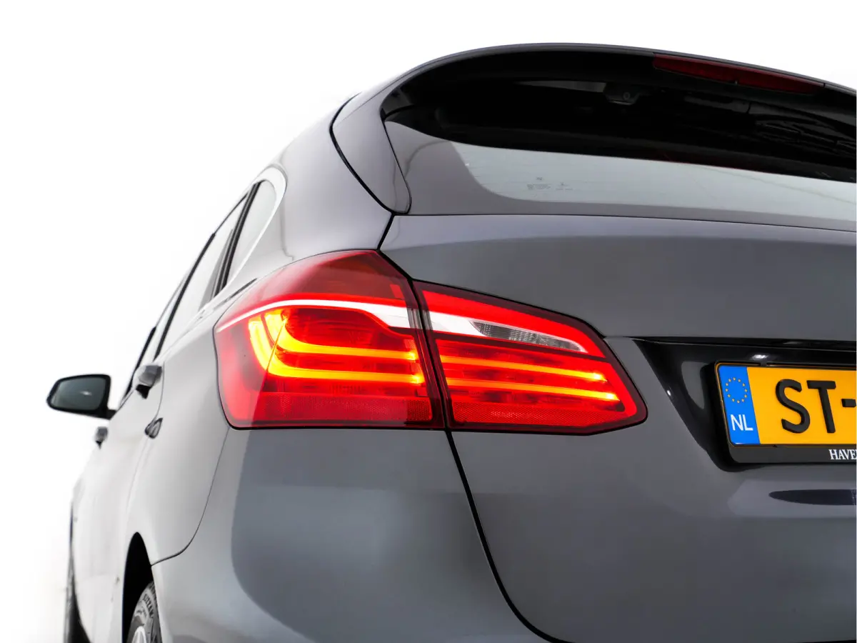 216d Sportline Corporate Lease High Executive Aut. *LEATHER | FULL-LED | HEATED-SPORTSEATS | NAVI-FULLMAP | ECC | HEAD-UP | PDC | CRUISE | 18''ALU*