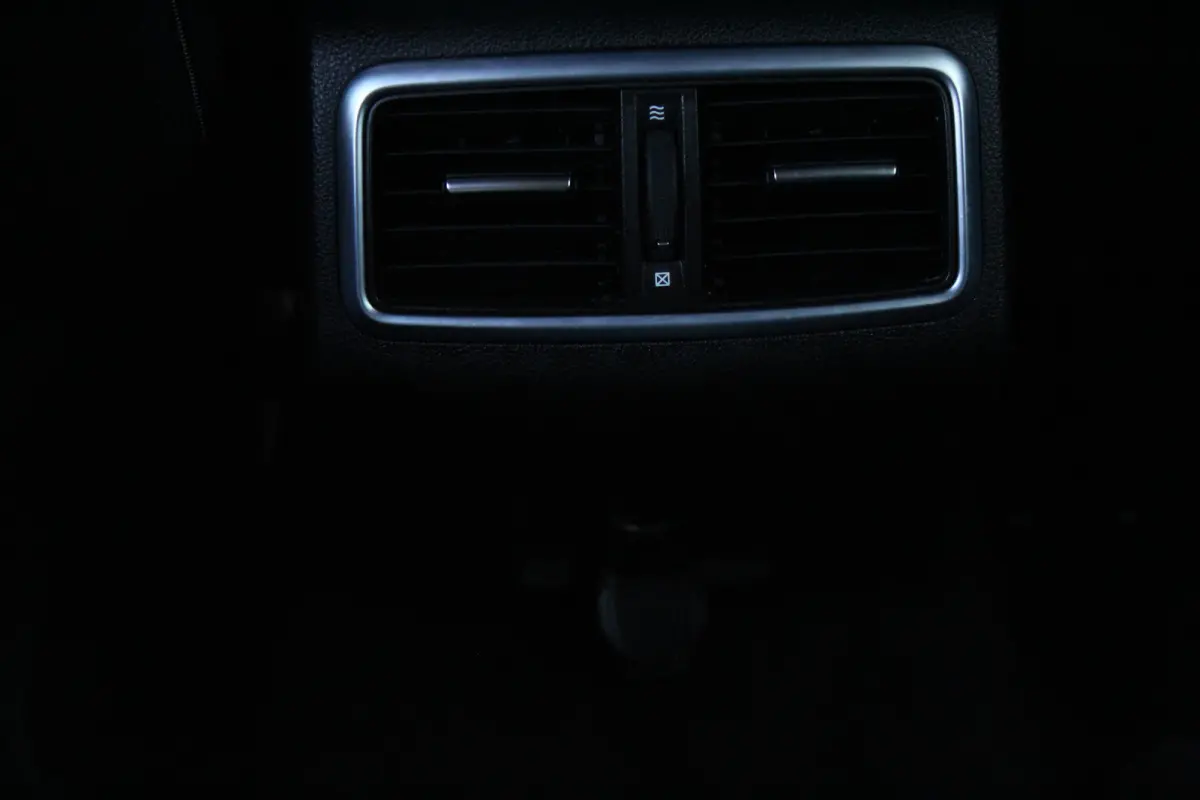 1.3 TCe Limited Navigatie l Airco l Cruise control l Bluetooth l Keyless entry/Start l Elektrisch inklapbare spiegels