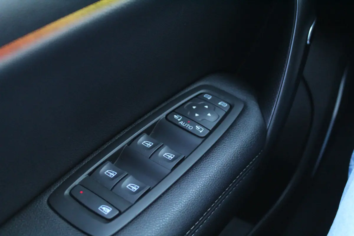 1.3 TCe Limited Navigatie l Airco l Cruise control l Bluetooth l Keyless entry/Start l Elektrisch inklapbare spiegels