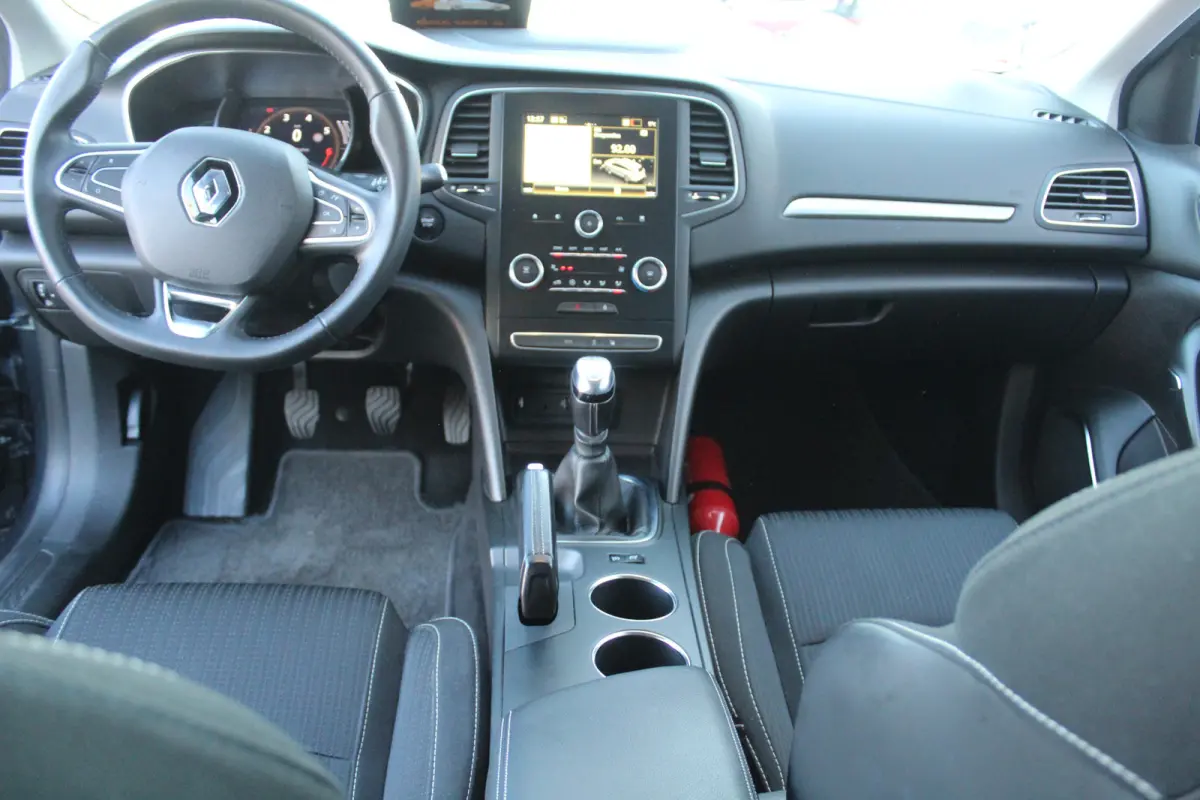 1.3 TCe Limited Navigatie l Airco l Cruise control l Bluetooth l Keyless entry/Start l Elektrisch inklapbare spiegels