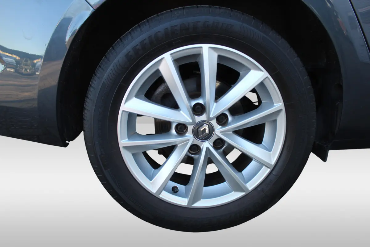 1.3 TCe Limited Navigatie l Airco l Cruise control l Bluetooth l Keyless entry/Start l Elektrisch inklapbare spiegels