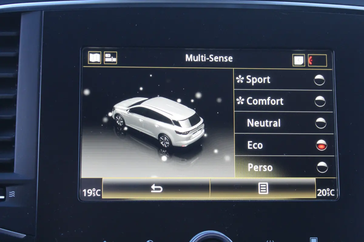 1.3 TCe Limited Navigatie l Airco l Cruise control l Bluetooth l Keyless entry/Start l Elektrisch inklapbare spiegels