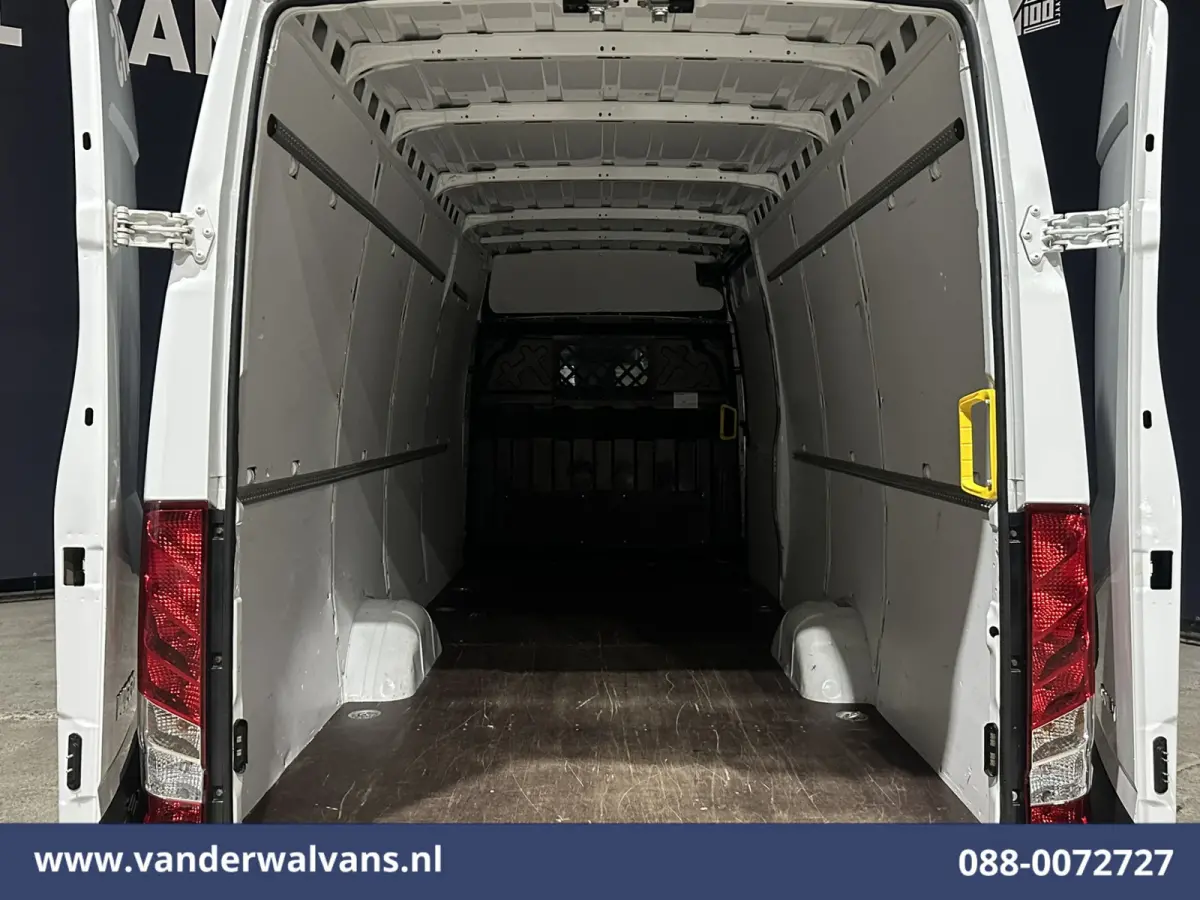 35S16 157pk L3H2 Euro6 Airco | 3500kg trekvermogen | Parkeersensoren Bijrijdersbank
