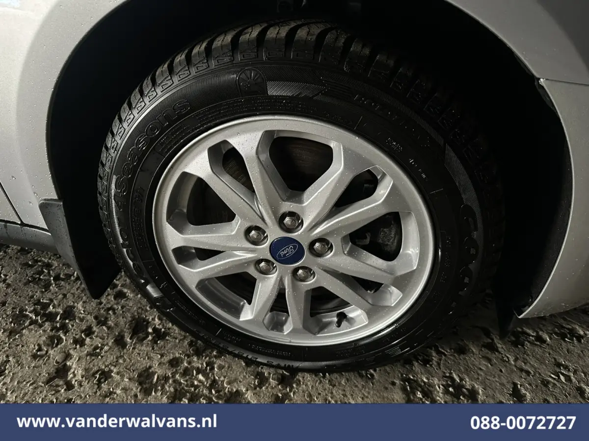 1.5 EcoBlue 100pk L2H1 Euro6 Airco | Camera | Navigatie | Trekhaak | LM velgen Parkeersensoren, Bumper in de kleur, Verwarmde voorruit, Zijdeur