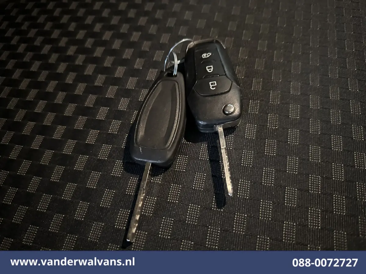 1.5 EcoBlue 100pk L2H1 Euro6 Airco | Camera | Navigatie | Trekhaak | LM velgen Parkeersensoren, Bumper in de kleur, Verwarmde voorruit, Zijdeur