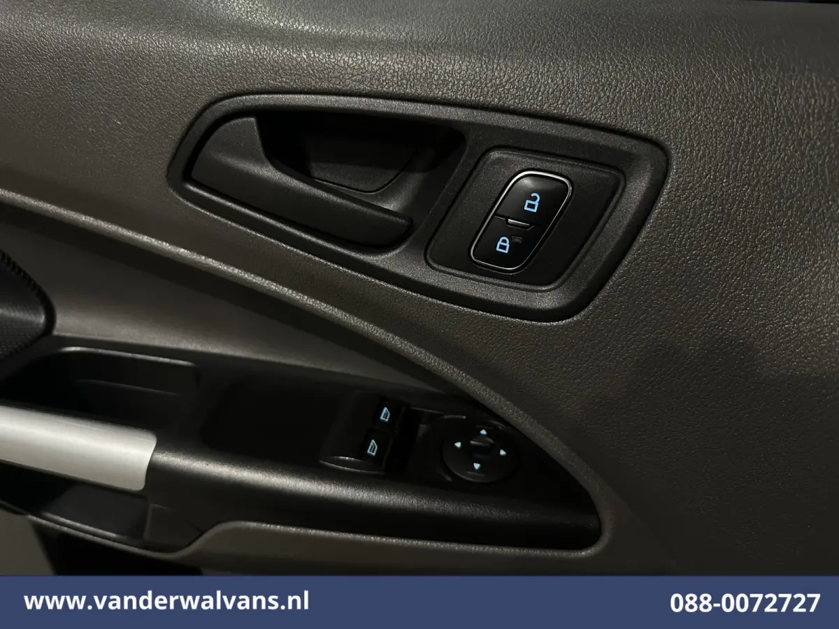 1.5 EcoBlue 100pk L2H1 Euro6 Airco | Camera | Navigatie | Trekhaak | LM velgen Parkeersensoren, Bumper in de kleur, Verwarmde voorruit, Zijdeur
