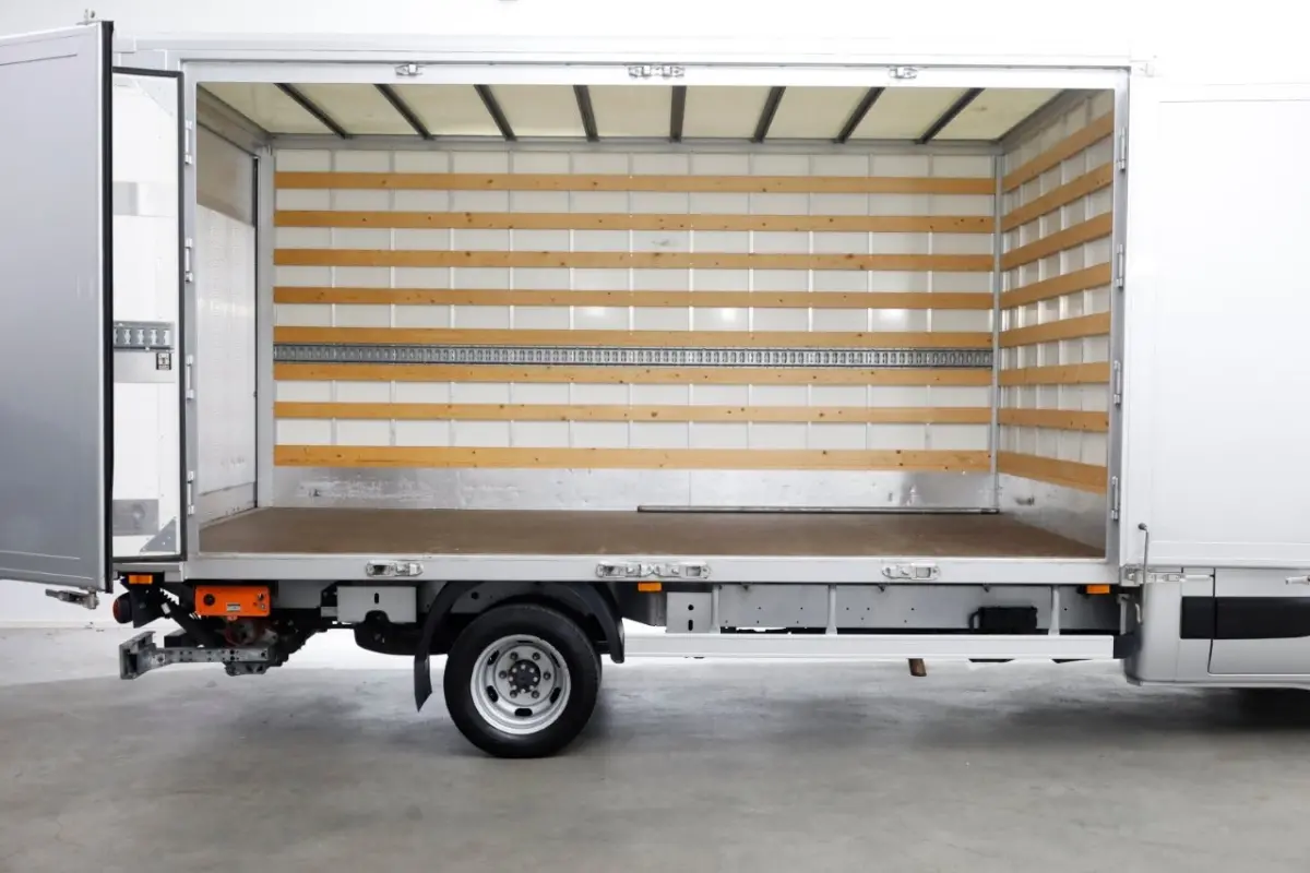 2.3 Turbo 165pk Bakwagen met bovensluit-laadklep 1000kg en zijlader L445cm 05-2022