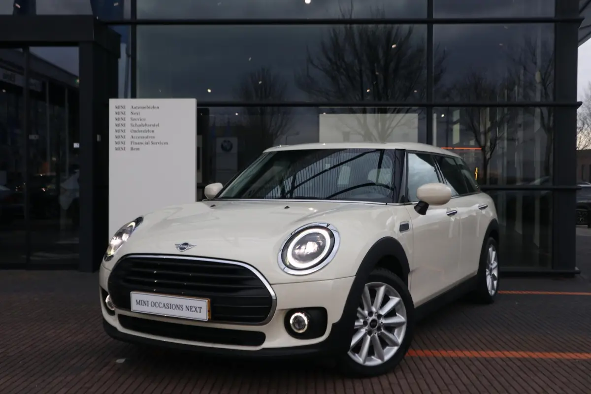 One | Cruise Control | Parkeersensor Achter | LED Koplampen |