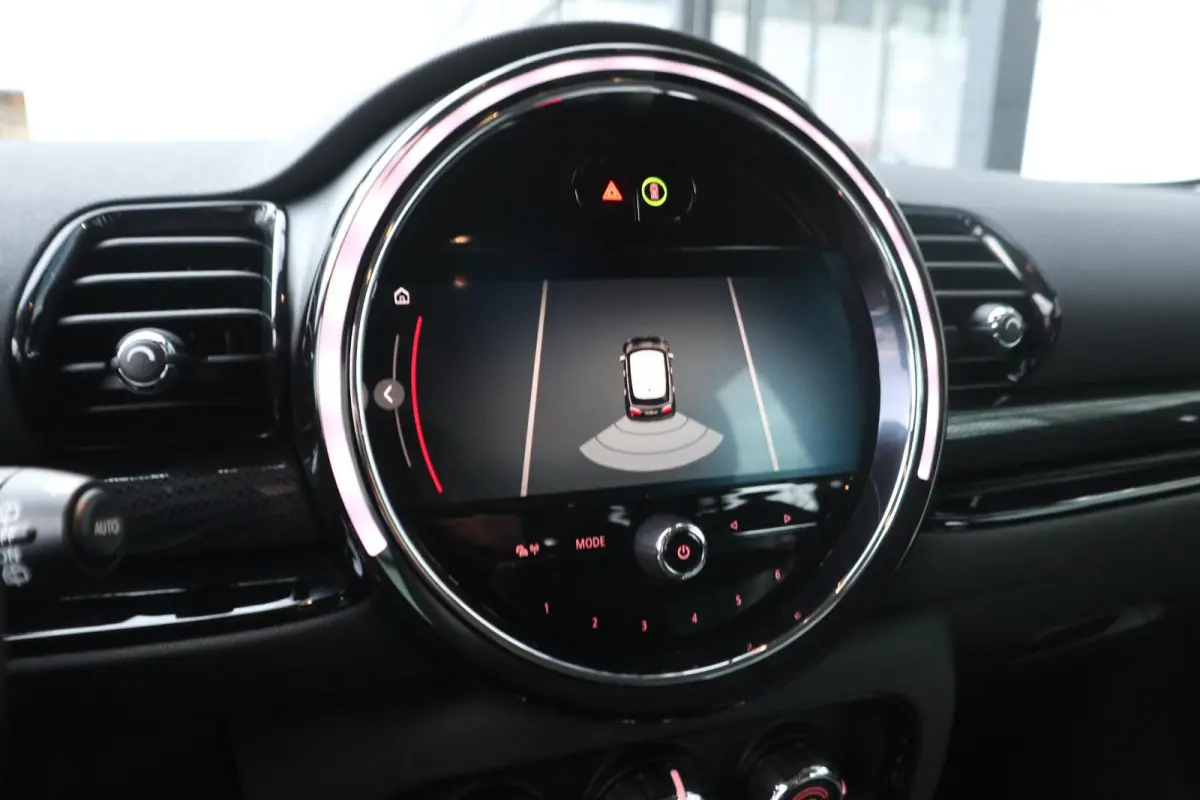 One | Cruise Control | Parkeersensor Achter | LED Koplampen |