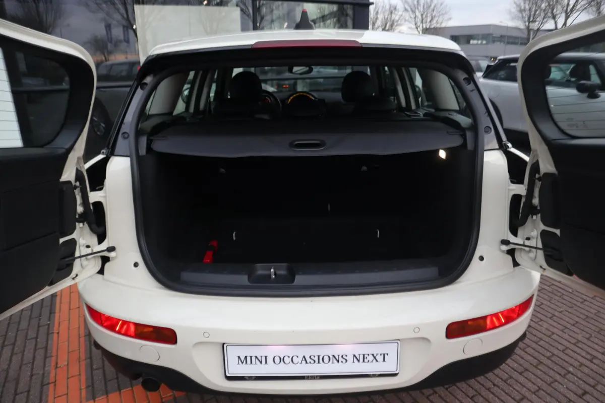 One | Cruise Control | Parkeersensor Achter | LED Koplampen |