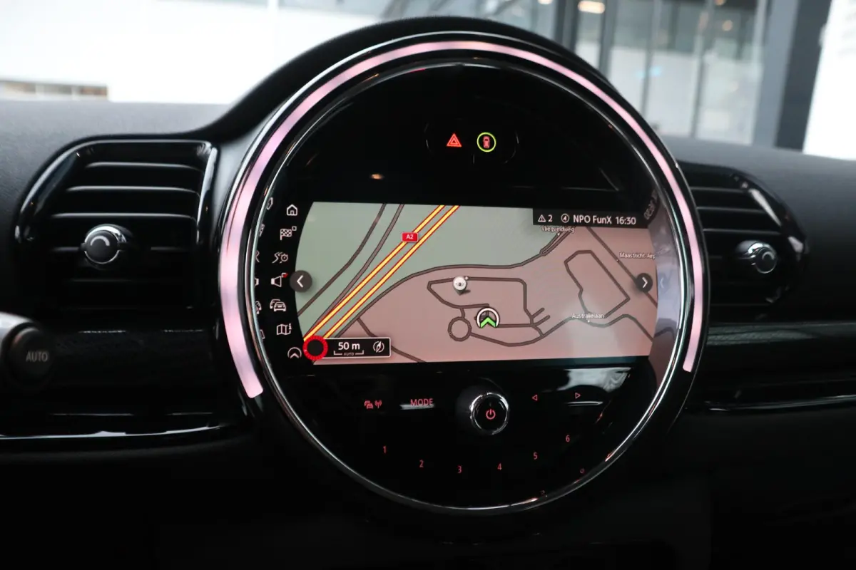 One | Cruise Control | Parkeersensor Achter | LED Koplampen |