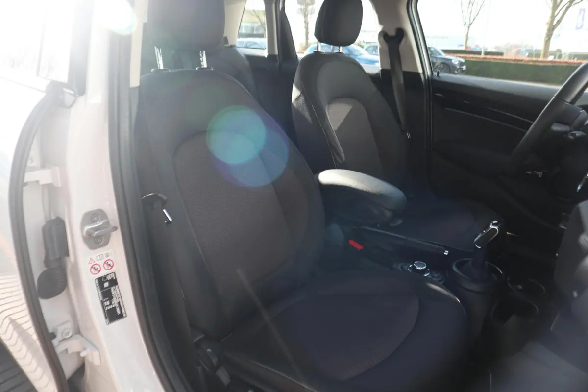 Cooper | Cruise Control | Parkeersensor Achter | LED Koplampen |