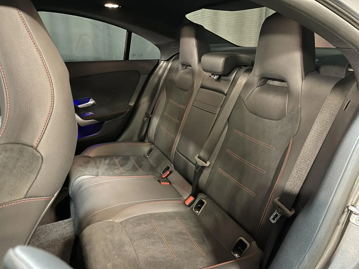 250 e AMG Line 19"/Panoramadak/Sfeerverlichting/Keyless/Camera/Stoelverwarming