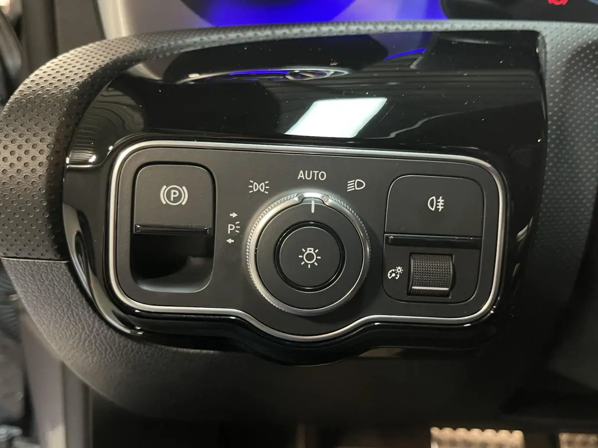 250 e AMG Line 19"/Panoramadak/Sfeerverlichting/Keyless/Camera/Stoelverwarming